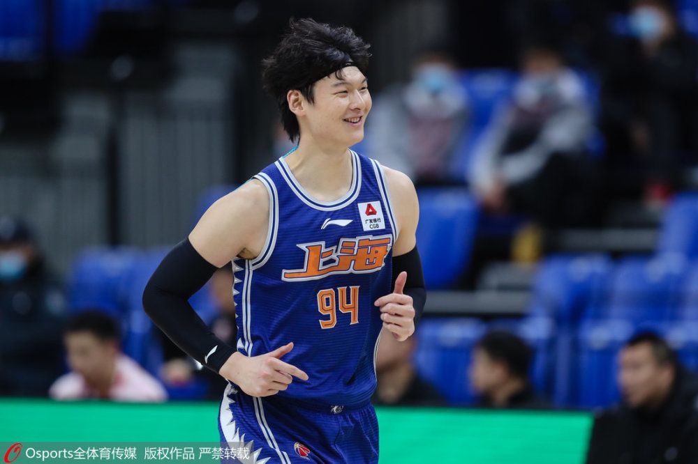 任何俱乐部想要激活这名年轻后卫的解约金条款，他们都必须首先通知皇马。